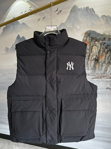 MLB New York Yankees Black Down Puffer Vest