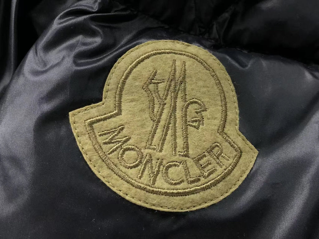 Moncler Black Glossy Stand-Collar Diamond-Quilted Down Jacket