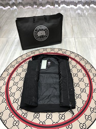 Canada Goose Black Down Freestyle Vest